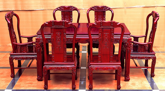 保養(yǎng)紅木家具用什么油？紅木家具需要多入才保養(yǎng)一次？